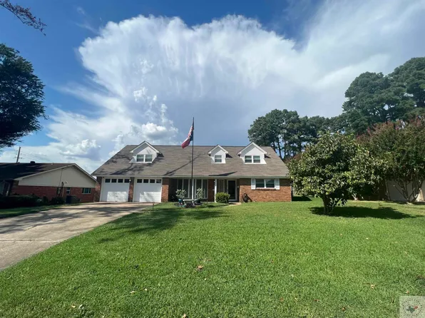 3 Desoto Cir, Texarkana, TX 75503
