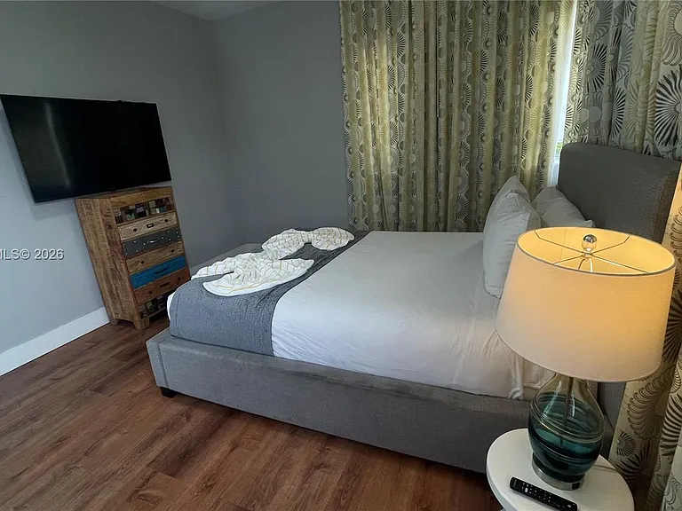 8100 Harding Ave #508 — Photo 14