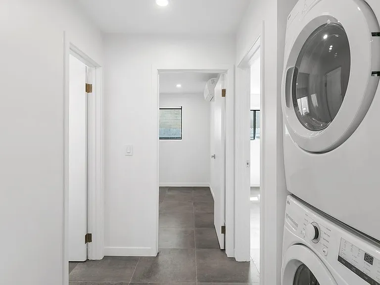 1228 Essex St #3 — Photo 10