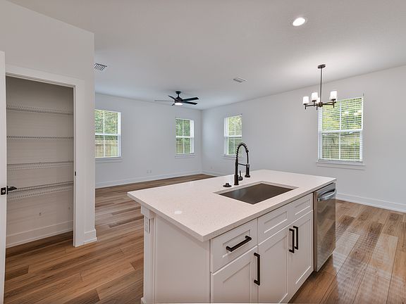 3rd image of 2609 Kilgore St