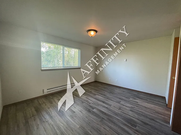 Rainier Vista — Photo 9