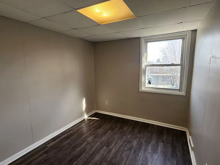 119 E Laughead Ave — Photo 6