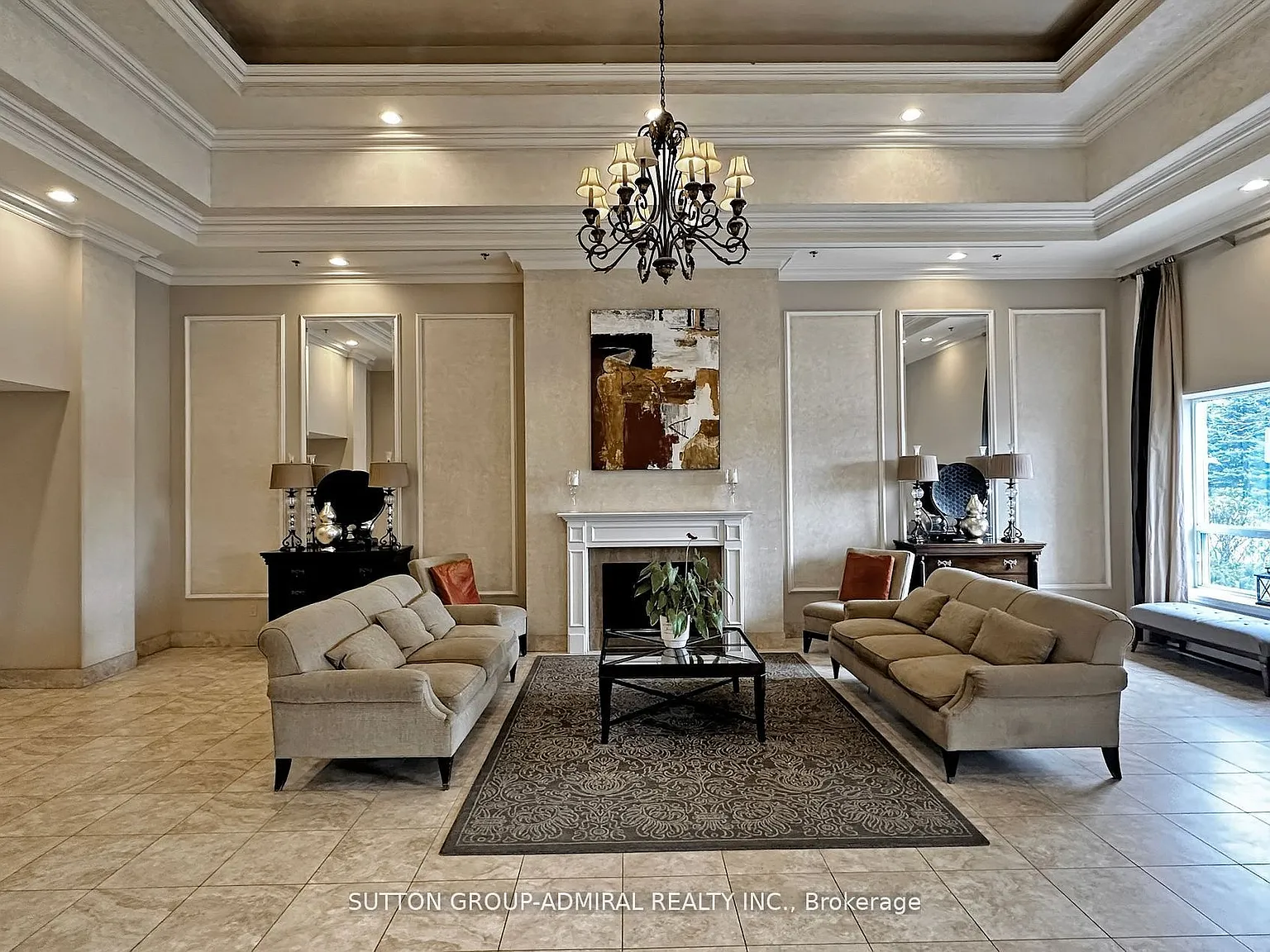 Chateau Parc North — Photo 2