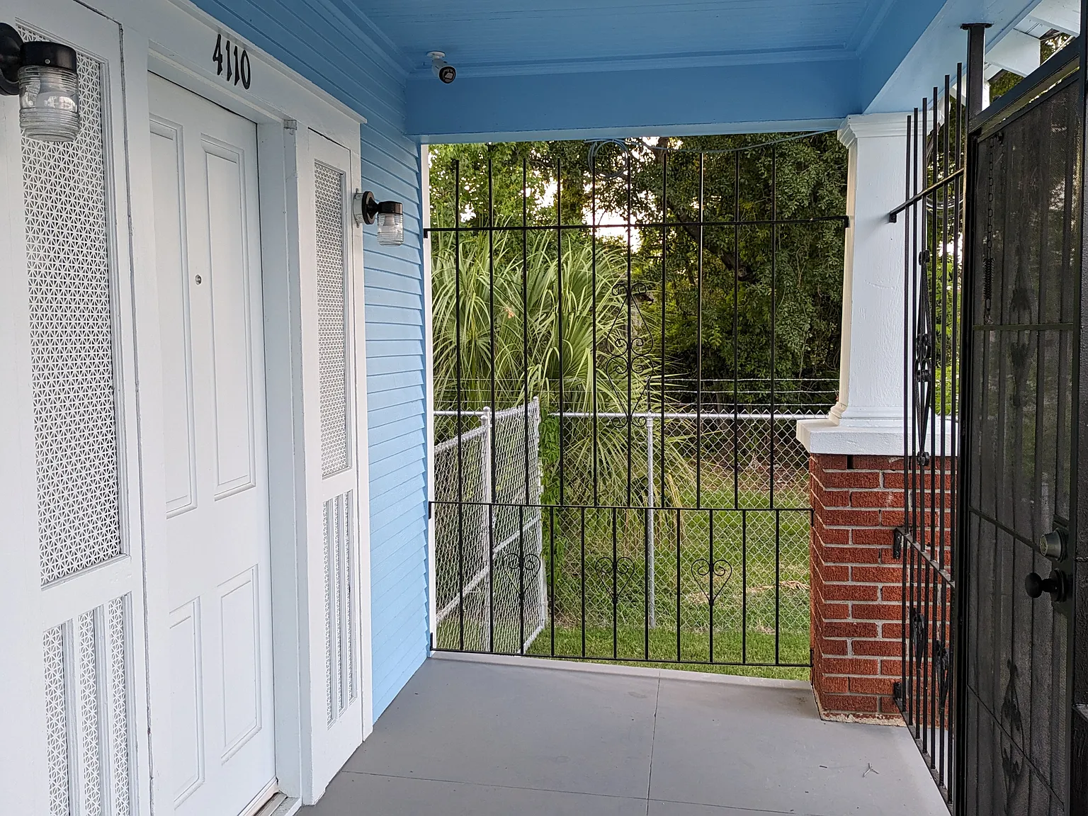 2 bed, 900 sqft, $1,400 — Photo 2