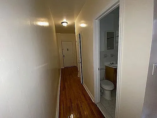 Stratford Ave — Photo 3