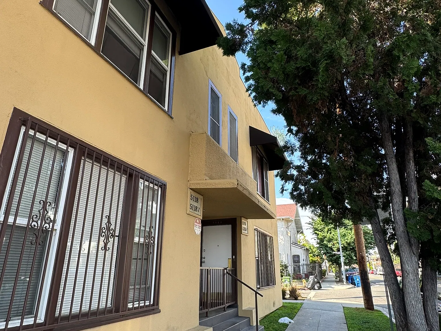 2 bed, 830 sqft, $2,400 — Photo 3