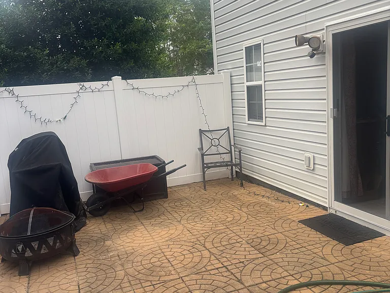 102 Rhett Ct — Photo 19