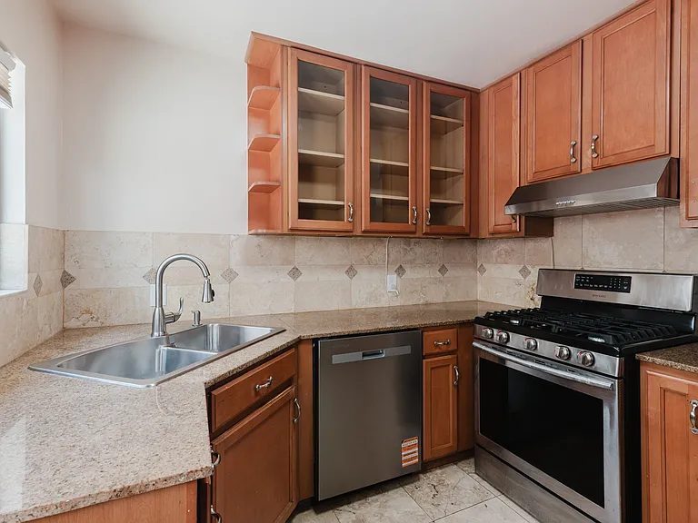 7347 Fay Ave — Photo 10