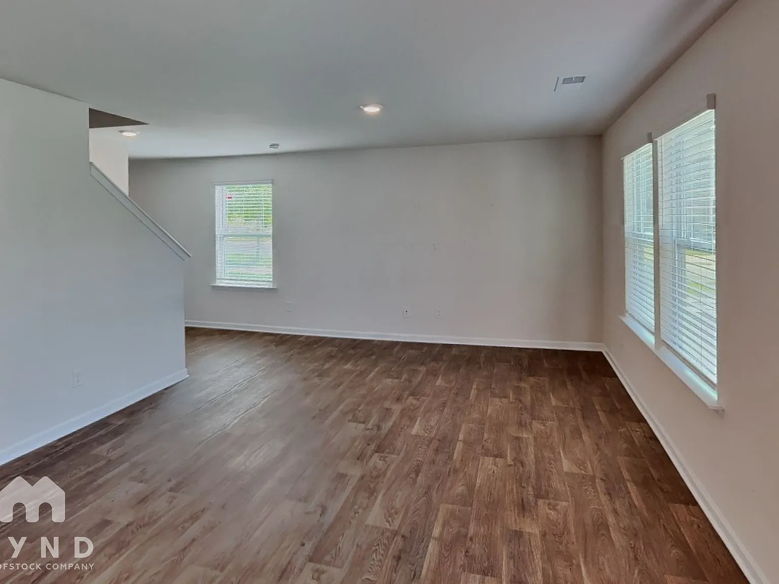 4 bed, 2.5 bath, 1613 sqft, $2,095 — Photo 2
