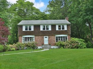 82 Apple Ln, Briarcliff Manor, NY 10510