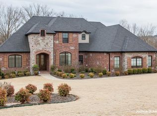 2103 Riverfront Ln, Fayetteville, AR 72703