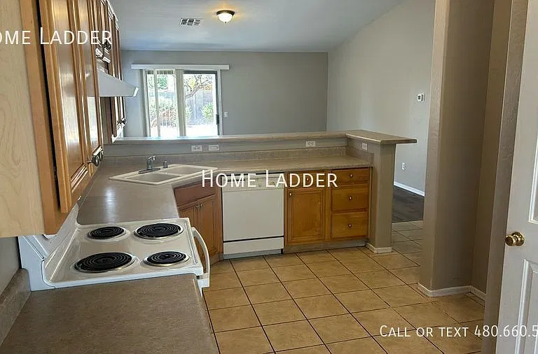 10805 W Wilshire Dr — Photo 8