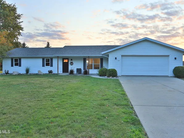 121 Avalon Dr, Bryan, OH 43506
