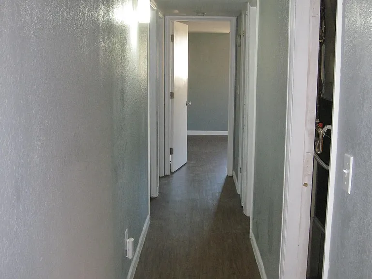 831 Meade St — Photo 7