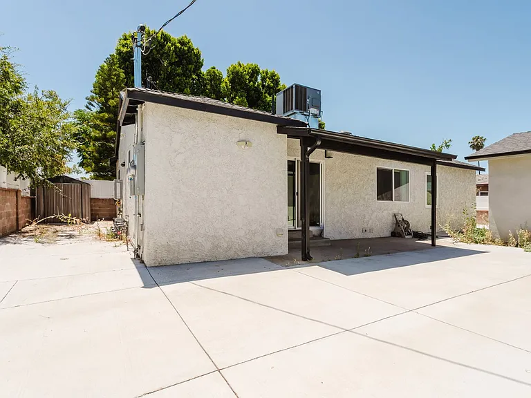 14151 Gager St — Photo 34