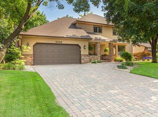 2228 James St, Eagan, MN 55122