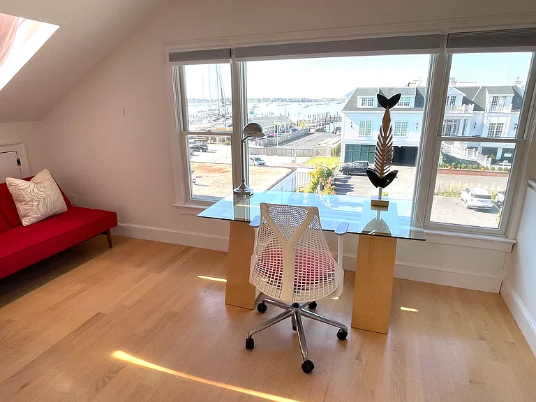 435 Thames St #1 — Photo 19