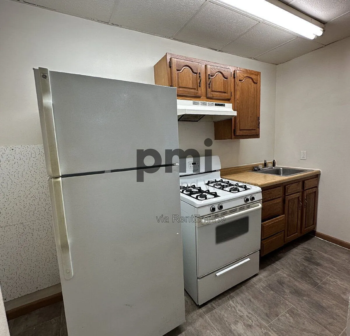 Studio, 1.0 bath, 600 sqft, $595 — Photo 3