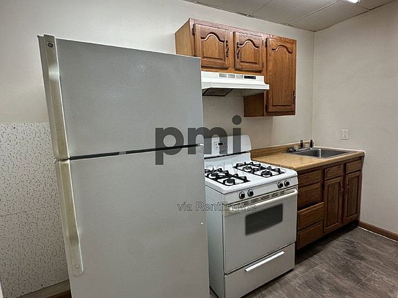 3rd image of 2 E Jefferson Ave