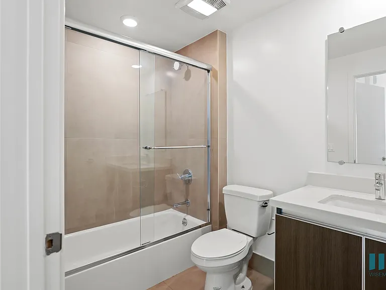 1339 N Formosa Ave #A304 — Photo 10
