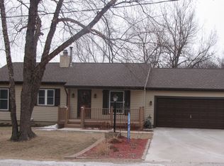 106 Pike Ct, Pella, IA 50219