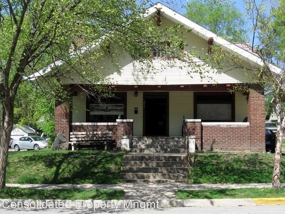 2nd image of 214 W Lutz Ave