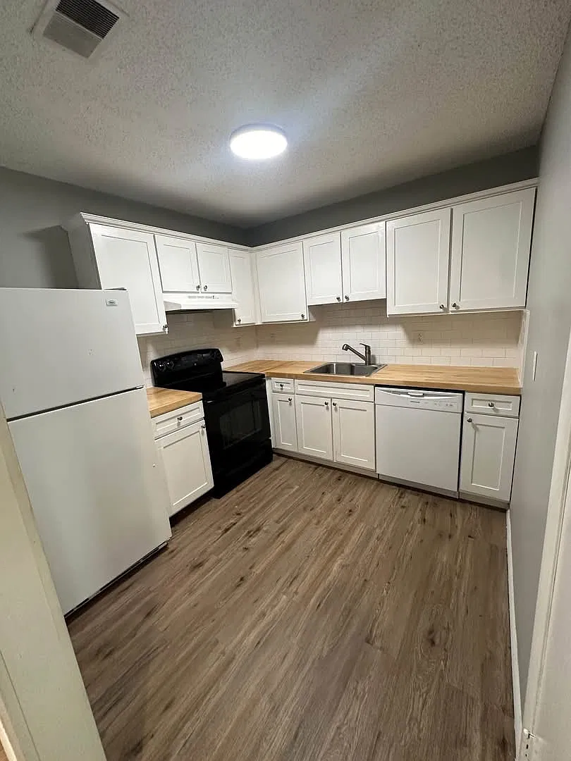 3 bed, 1269 sqft, $1,750 — Photo 2