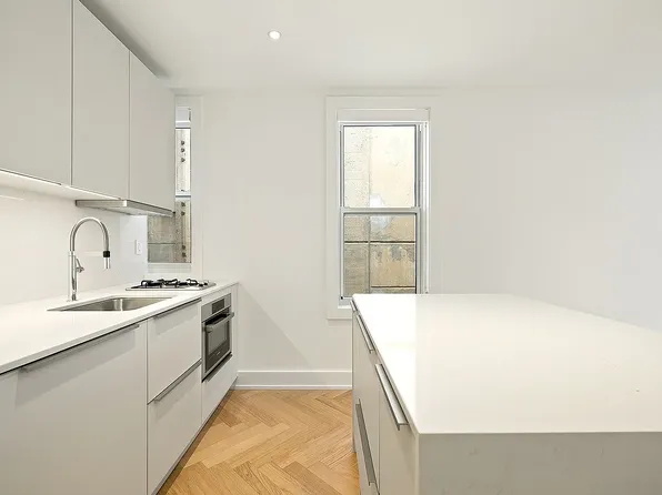 225 W 23rd St #2252J, New York, NY 10011