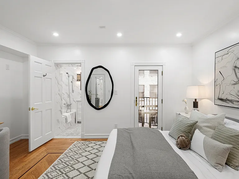 132 E 36th St #1 — Photo 4