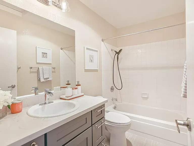 6949 Chantel Ct — Photo 10
