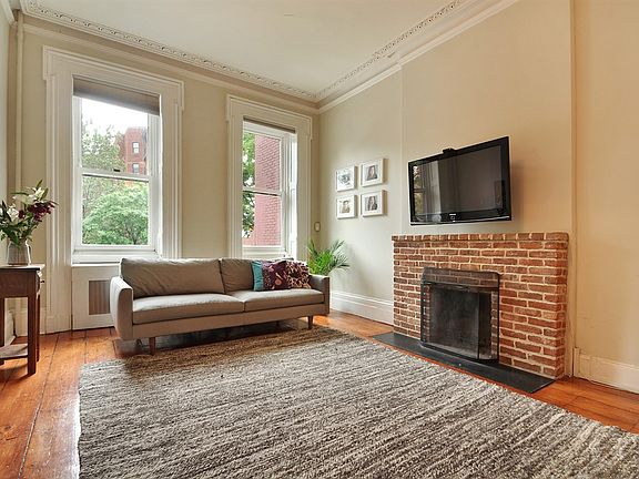2nd image of 71 Woodhull St