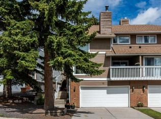 11 S Stradwick Pl SW, Calgary, AB T3H1T3