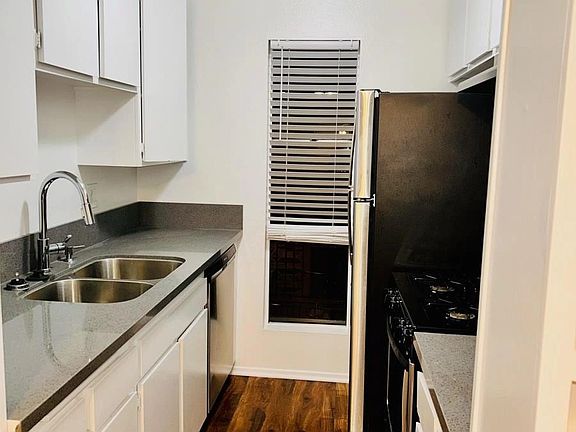 3rd image of 19925 Roscoe Blvd #213