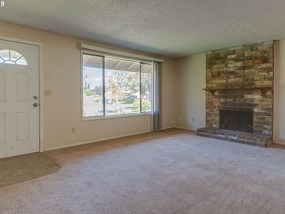 5th image of 4400 NE 104th Ave
