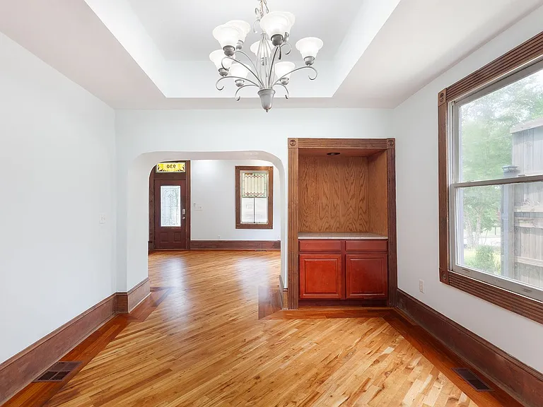 930 Park Ave SE — Photo 9