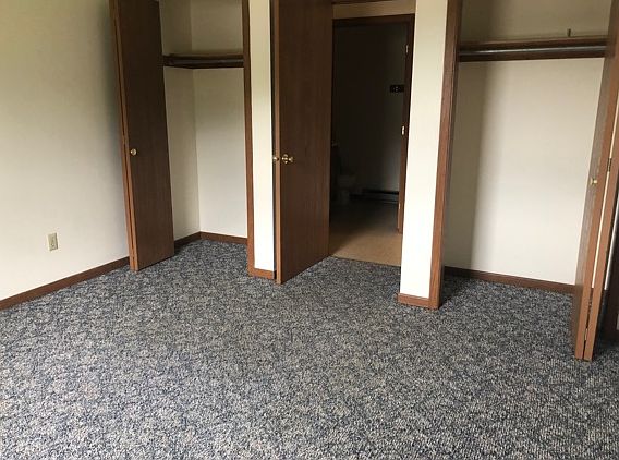 5th image of 2721 Harvey Dr #1