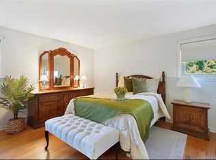 27 Fox Hill Rd, Wethersfield, CT 06109