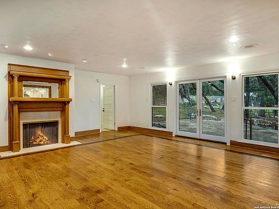 5th image of 3251 S VALLEY VIEW LN