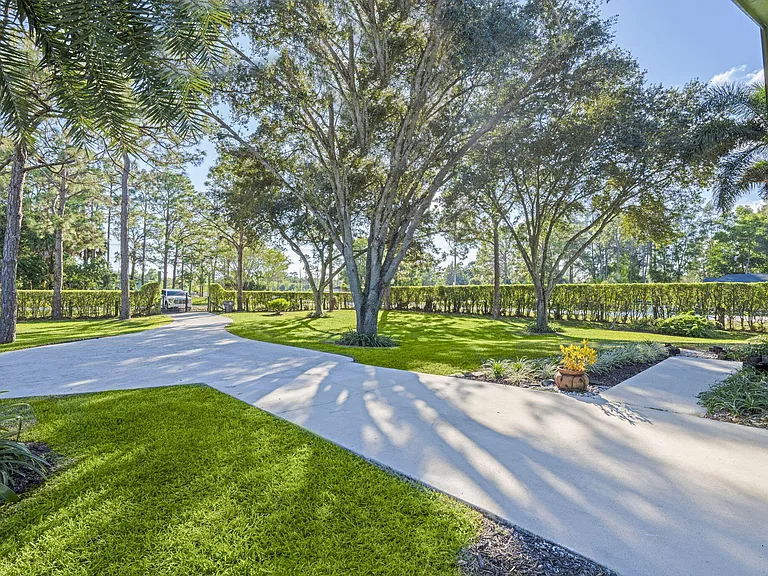 11989 Persimmon Blvd — Photo 2