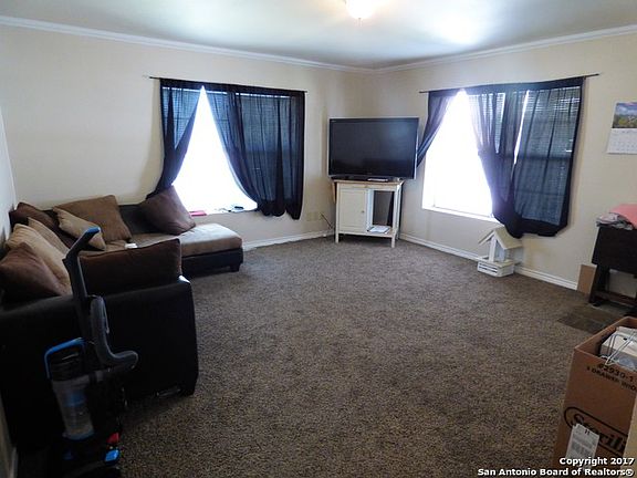 3rd image of 224 Hansford St