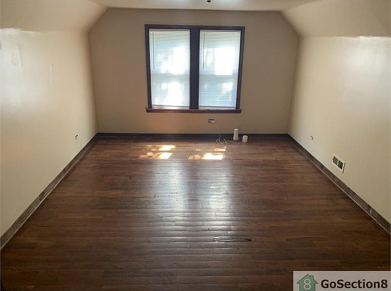 2nd image of 2034 W 70th St