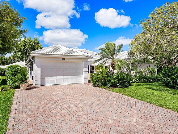 3rd image of 4419 Sanderling Cir E