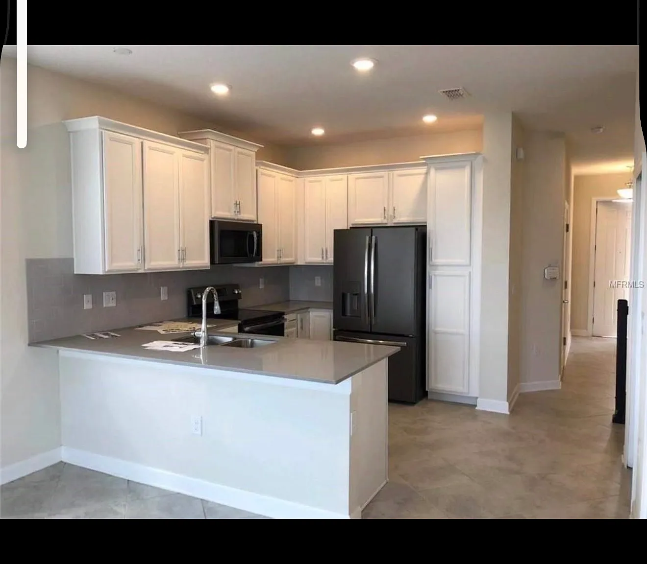 3 bed, 2.5 bath, 1828 sqft, $2,150 — Photo 2