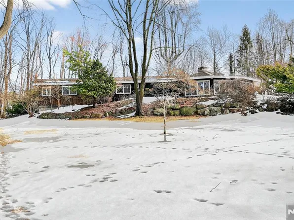 224 Miller Rd, Mahwah, NJ 07430