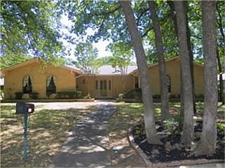 1st image of 1913 Stonegate Dr