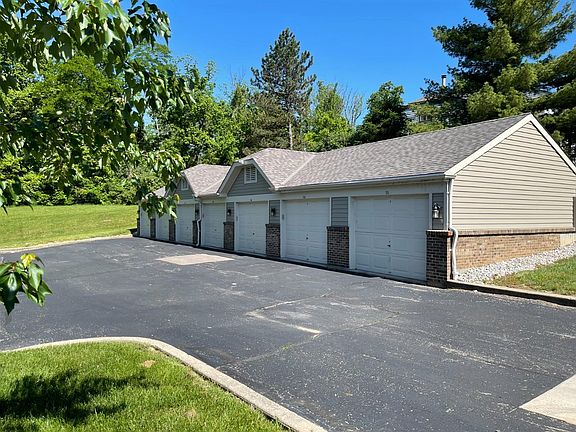4th image of 9905 Regatta Dr Unit 203