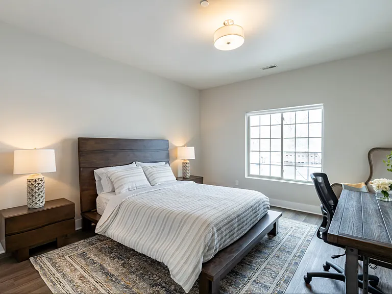 Barrington Square Luxury Apartments — Photo 7