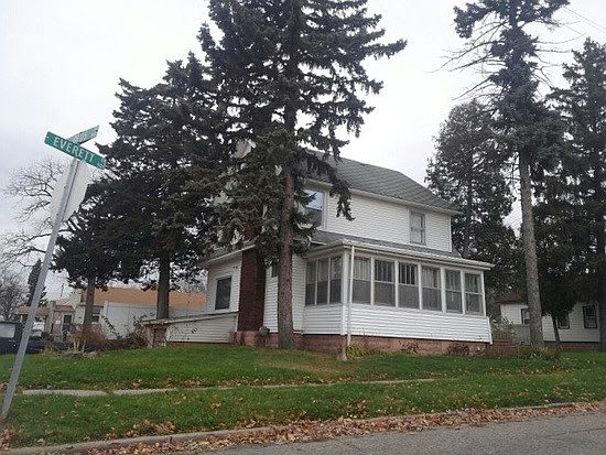 2nd image of 926 Everett Dr