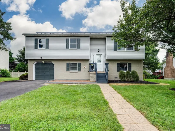 520 Oak St, Leesport, PA 19533