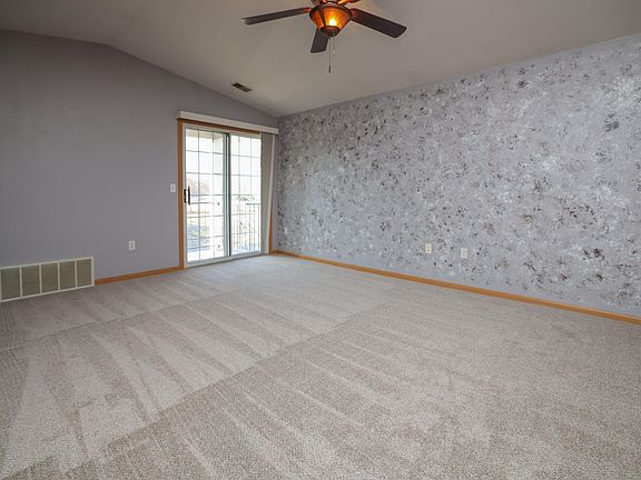 3rd image of 1208 N Sunnyslope Dr Unit 206